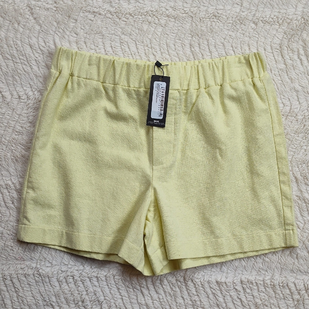 Pretty Little Thing Women's Short Size 0 Yellow New With Tags